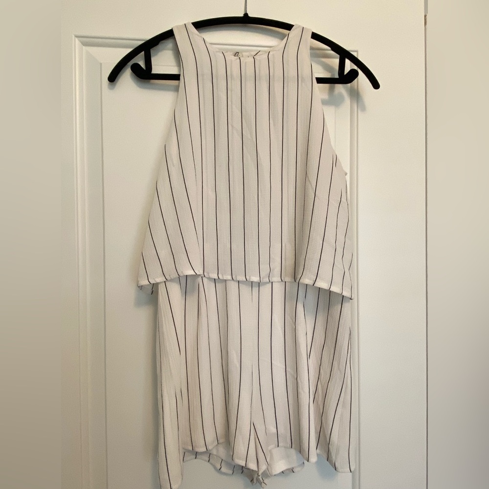 HYFVE Size Medium White Pinstripe Romper